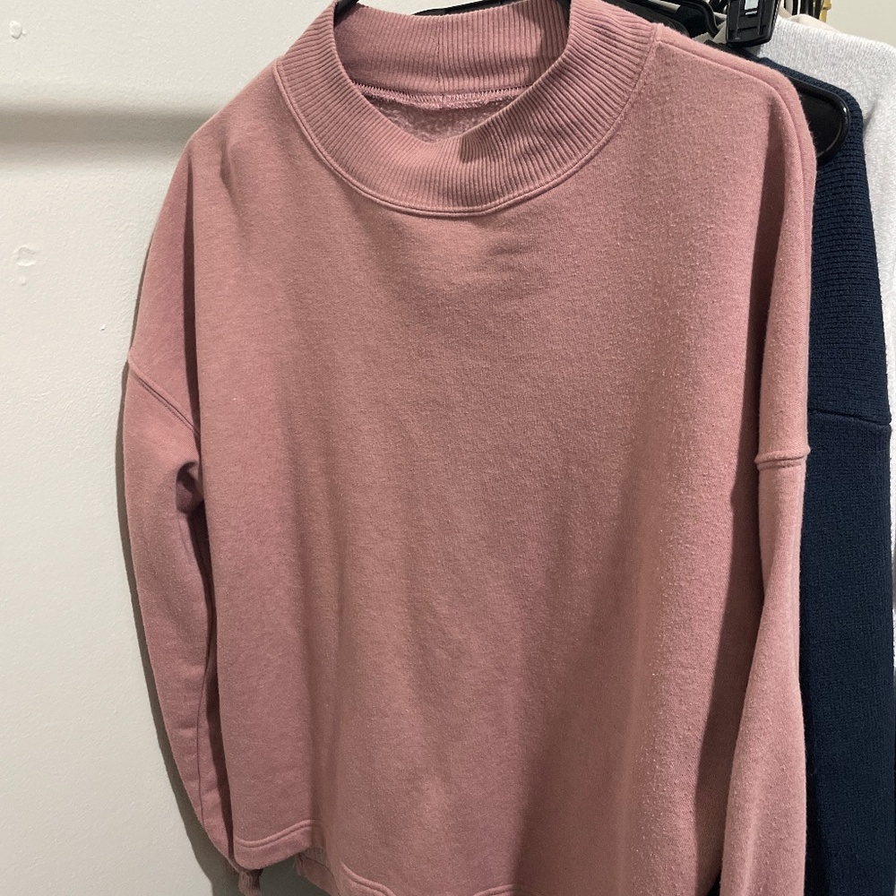 SO Lounge Life Sweatshirt Rose Colored Size M